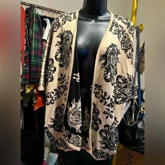 Flying Tomato Sweaters - Classy and cute black and cream cardigan Flying Tomato S/M
